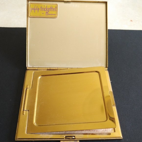 Vintage Wiesner Rhinestone and Pearl Compact - Picture 3 of 6